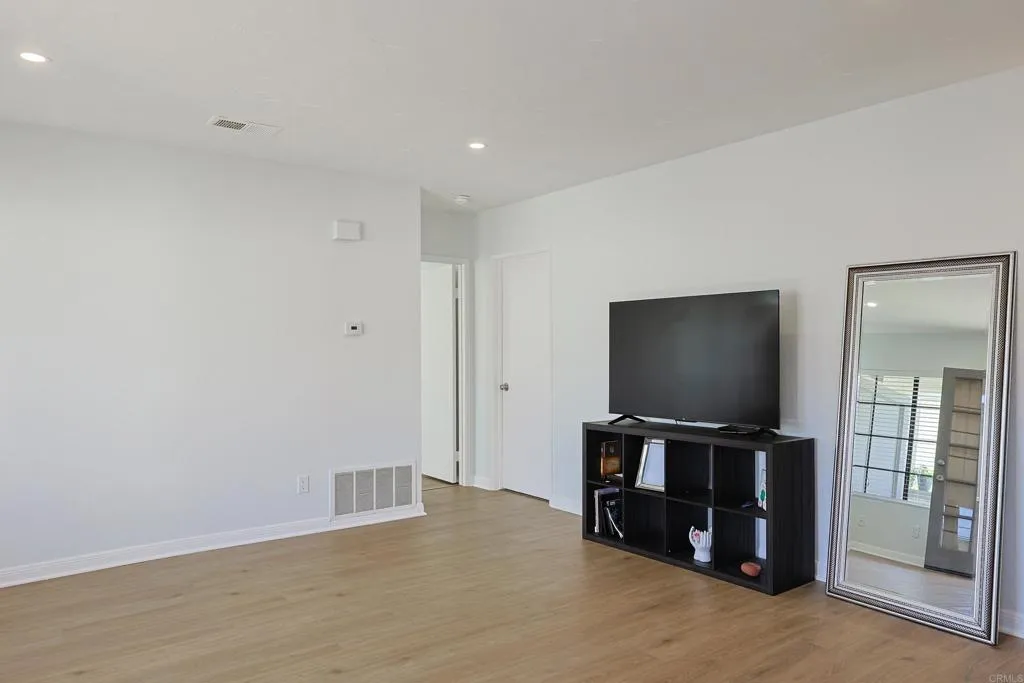 8612 Arminda Circle 51, Santee, California 92071 home-pic-17